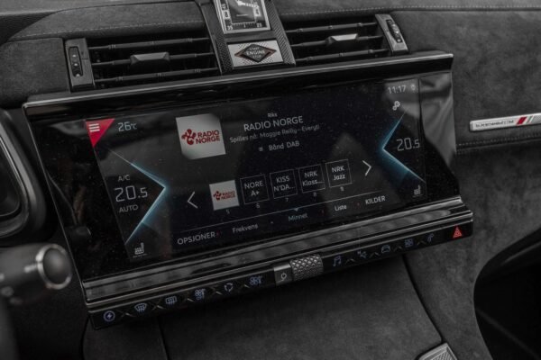 DS Automobiles DS 7 Crossback E-TENSE 4x4 300 ch Performance Line