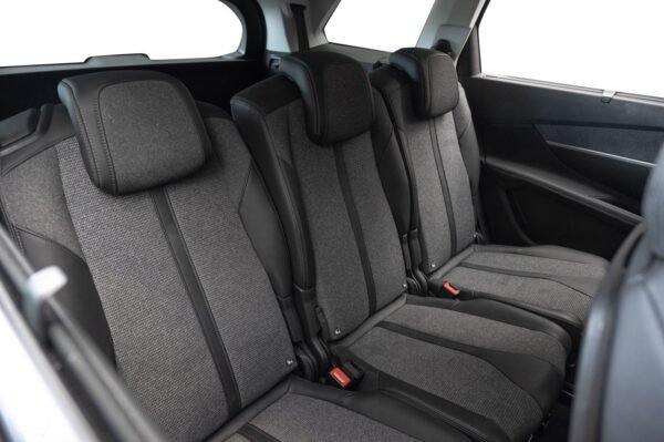 Peugeot 5008 1.5 HDi 130CH 7-SETS KROK CRUISE