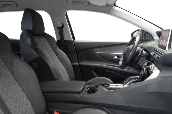 Peugeot 5008 1.5 HDi 130CH 7-SETS KROK CRUISE