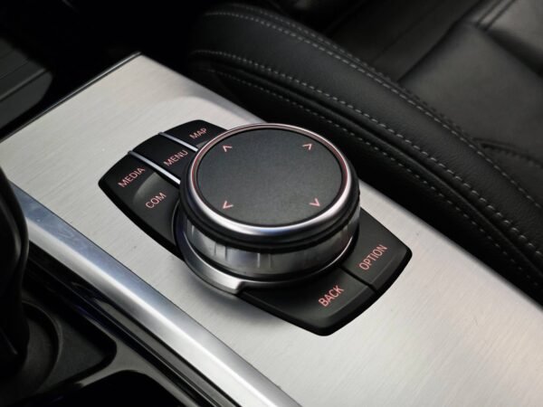 28 BMW X3 xDrive30e M Sport