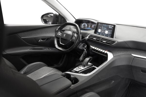 Peugeot 5008 1.5 HDi 130CH 7-SETS KROK CRUISE