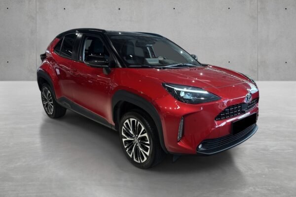 Toyota Yaris Cross 1,5 Hybrid AWD-i Executive Bi-Tone