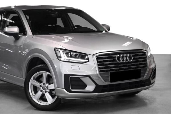 3 Audi Q2 TFSI (ACC/DEFA/Sièges sport/LED/DAB+/Capteur)