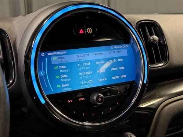 30 MINI Countryman Cooper SE ALL4 Experience