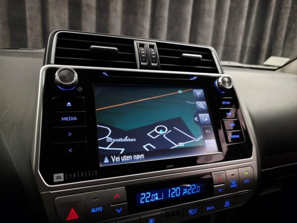 30 Toyota Land Cruiser 2.8 D-4D GX