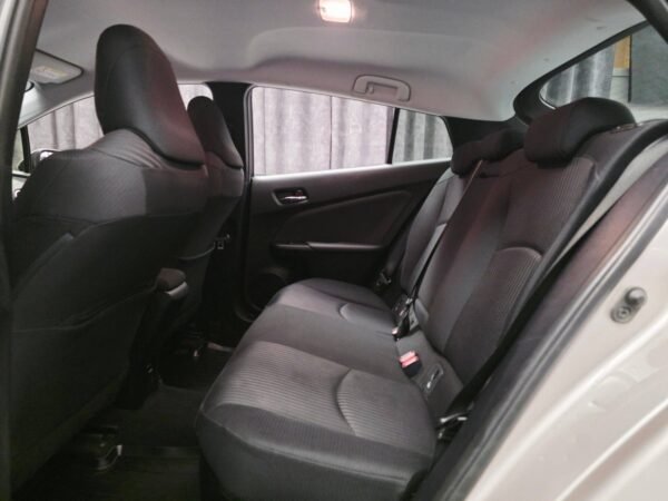31 Toyota Prius 1.8 VVT-i Hybride AWD-i Actif