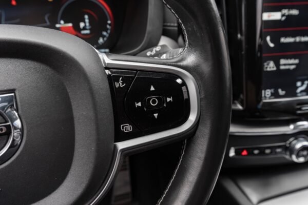 Volvo XC60 T8 AWD R-Design