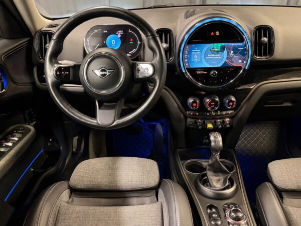 33 MINI Countryman Cooper SE ALL4 Experience