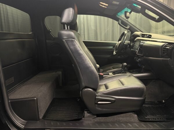Toyota HiLux 2.8 D-4D X-CAB SR+ 4WD