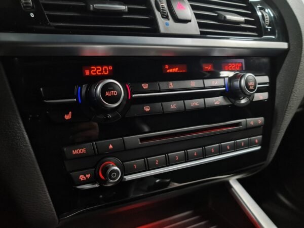 33 BMW X4 xDrive20d M Sport