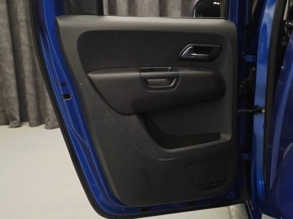33 Volkswagen Amarok V6 3.0 TDI 224 ch Aventura 4Motion
