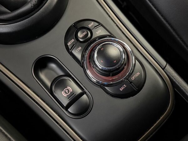 34 MINI Countryman Cooper SE ALL4 Experience