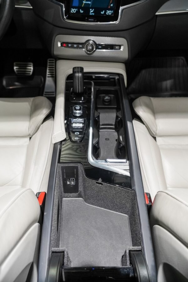 Volvo XC90 T8 R-Design Polestar AWD