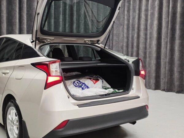 34 Toyota Prius 1.8 VVT-i Hybride AWD-i Actif