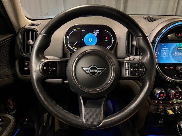 35 MINI Countryman Cooper SE ALL4 Experience