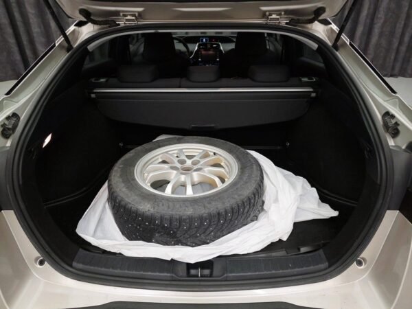 35 Toyota Prius 1.8 VVT-i Hybride AWD-i Actif