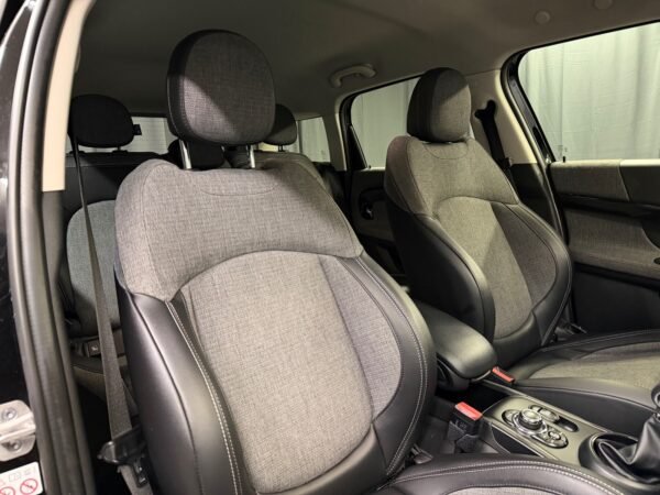 38 MINI Countryman Cooper SE ALL4 Experience