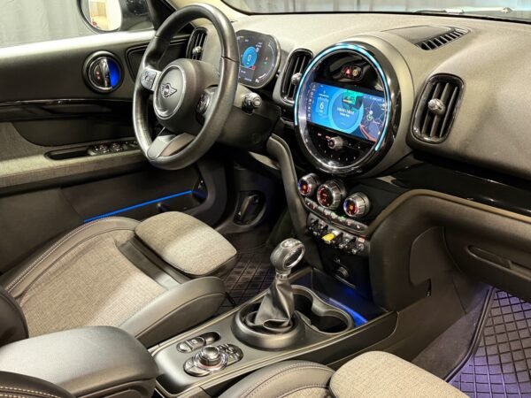 39 MINI Countryman Cooper SE ALL4 Experience