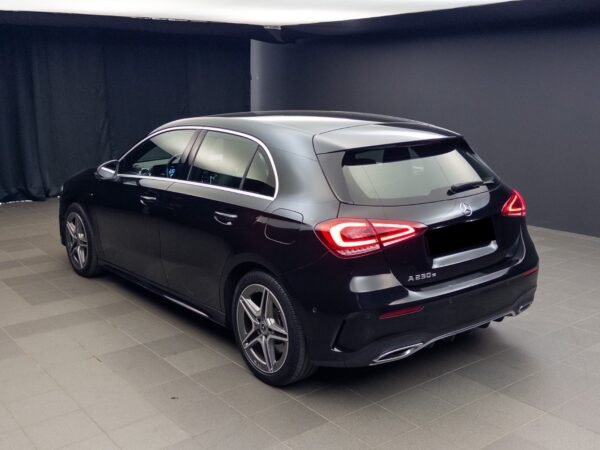 Mercedes-Benz Classe A 250 e AMG Line