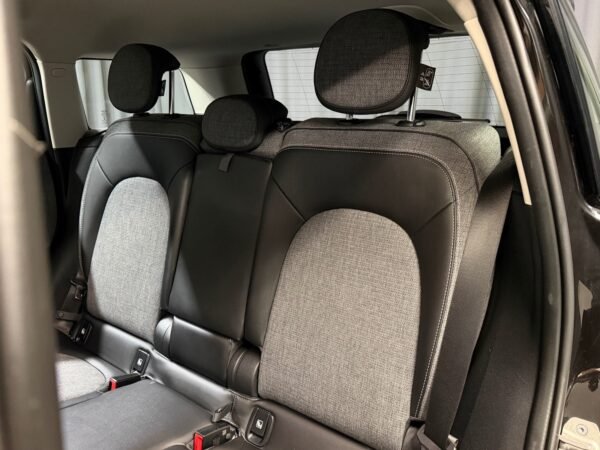 41 MINI Countryman Cooper SE ALL4 Experience