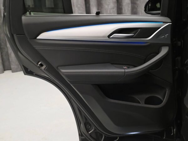 42 BMW X3 xDrive30e M Sport