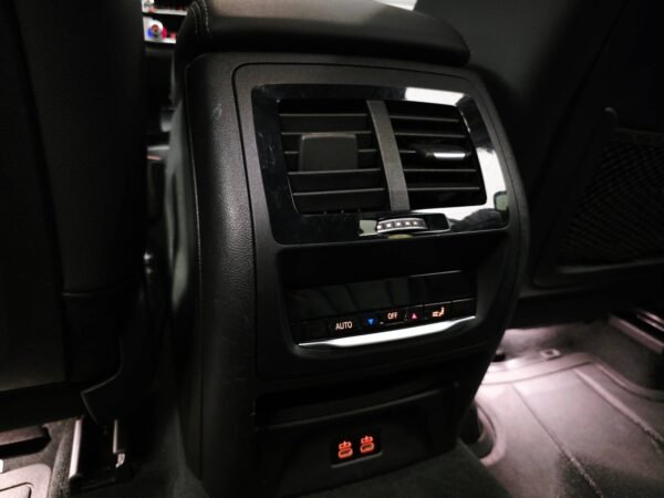 47 BMW X3 xDrive30e M Sport