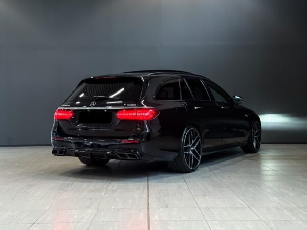5 Mercedes-Benz Classe E 63 S 4MATIC+