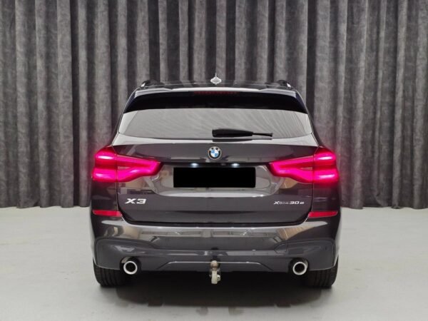 5 BMW X3 xDrive30e M Sport