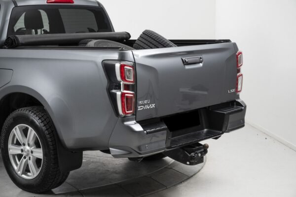 Isuzu D-Max 1.9 Double Cab Black Edition 4D Aut