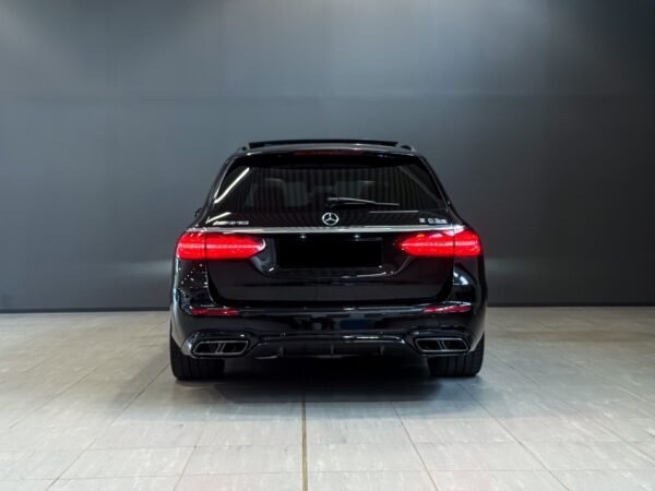 6 Mercedes-Benz Classe E 63 S 4MATIC+