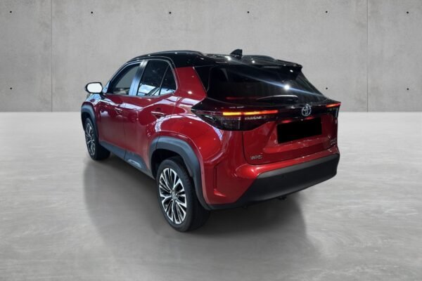 Toyota Yaris Cross 1,5 Hybrid AWD-i Executive Bi-Tone