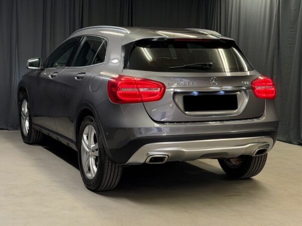 Mercedes-Benz GLA 200