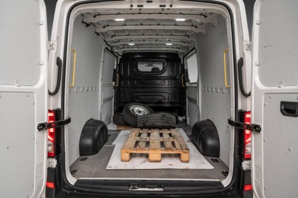 7 Volkswagen Crafter 35 L3H2 2.0TDI Caméra de recul H.Webasto/P.Heater