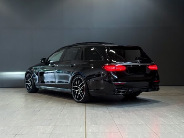 7 Mercedes-Benz Classe E 63 S 4MATIC+