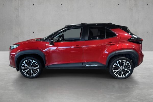 Toyota Yaris Cross 1,5 Hybrid AWD-i Executive Bi-Tone