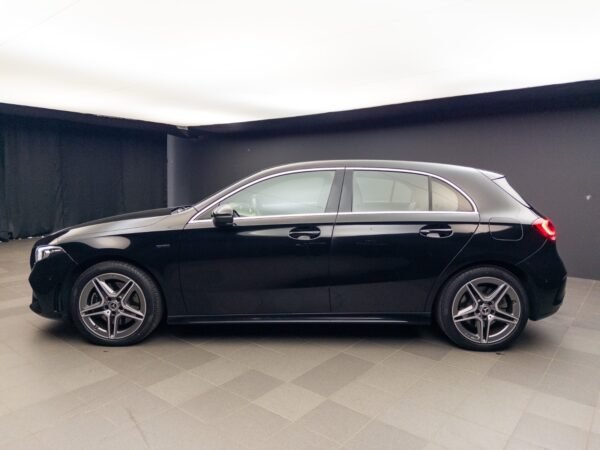 Mercedes-Benz Classe A 250 e AMG Line