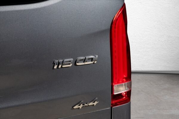 8 Mercedes-Benz Vito 119 CDI 4MATIC