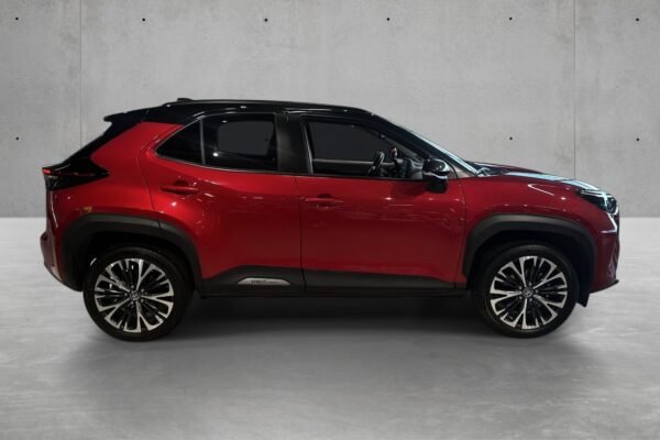 Toyota Yaris Cross 1,5 Hybrid AWD-i Executive Bi-Tone