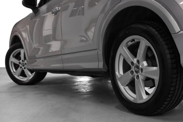 8 Audi Q2 TFSI (ACC/DEFA/Sièges sport/LED/DAB+/Capteur)