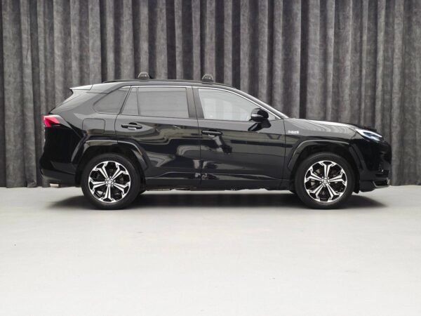 8 Suzuki Across 2.5 PHEV 306 ch E-Four First Edition