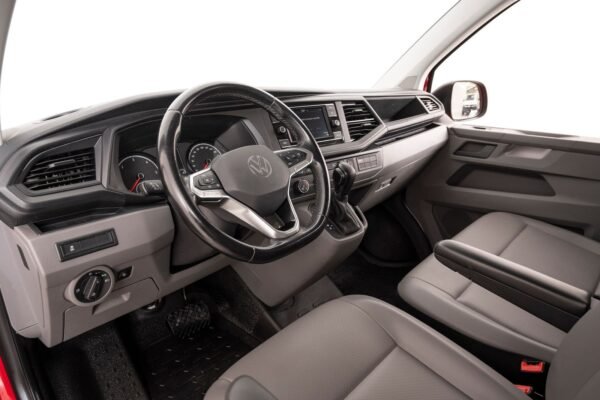 9 Volkswagen Transporter 2.0 TDI 150 ch K Plus 4M | ACC/Crochet/Webasto/Caméra
