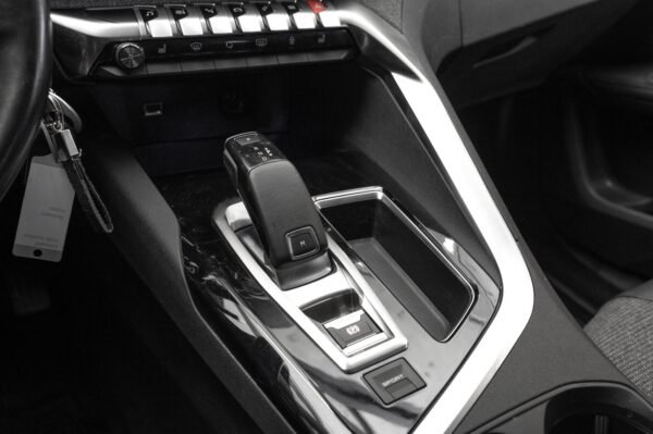 Peugeot 5008 1.5 HDi 130CH 7-SETS KROK CRUISE