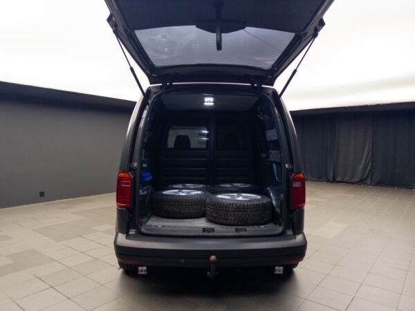 9 Volkswagen Caddy 2.0TDi 102ch DSG