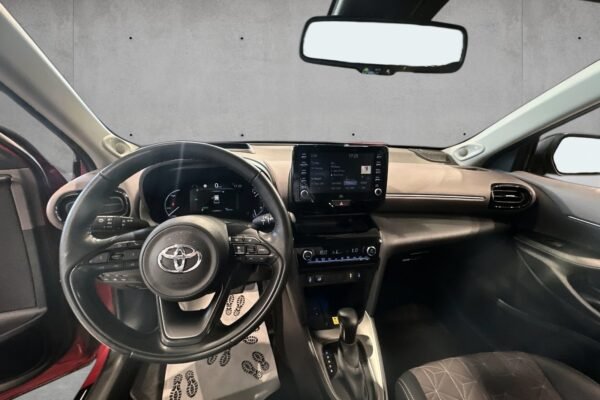 Toyota Yaris Cross 1,5 Hybrid AWD-i Executive Bi-Tone